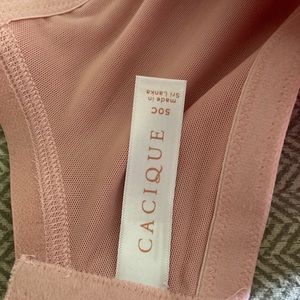 Never worn! Tried on once! Way to big!